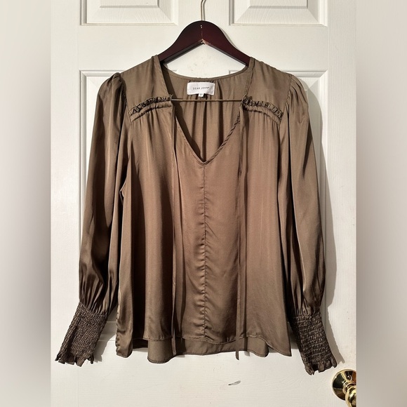 DEAR JOHN Amelia Ruched Long Sleeve Top Army Green (Cypress) SMALL Drawstring - Picture 2 of 9